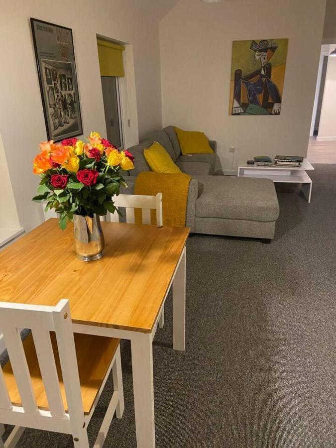 Town House In Ideal Location Central Enniskillen Exteriör bild